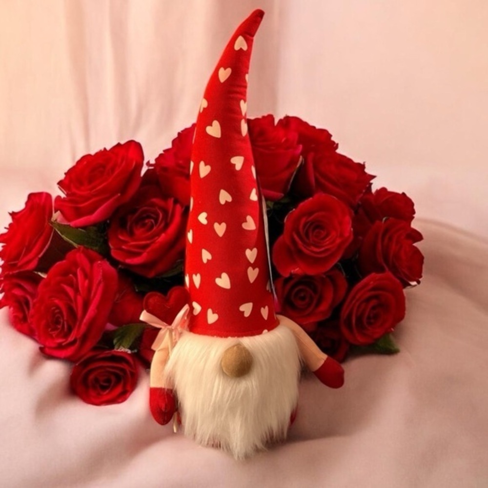 NWT Huntington Home 20” Heart Gnome